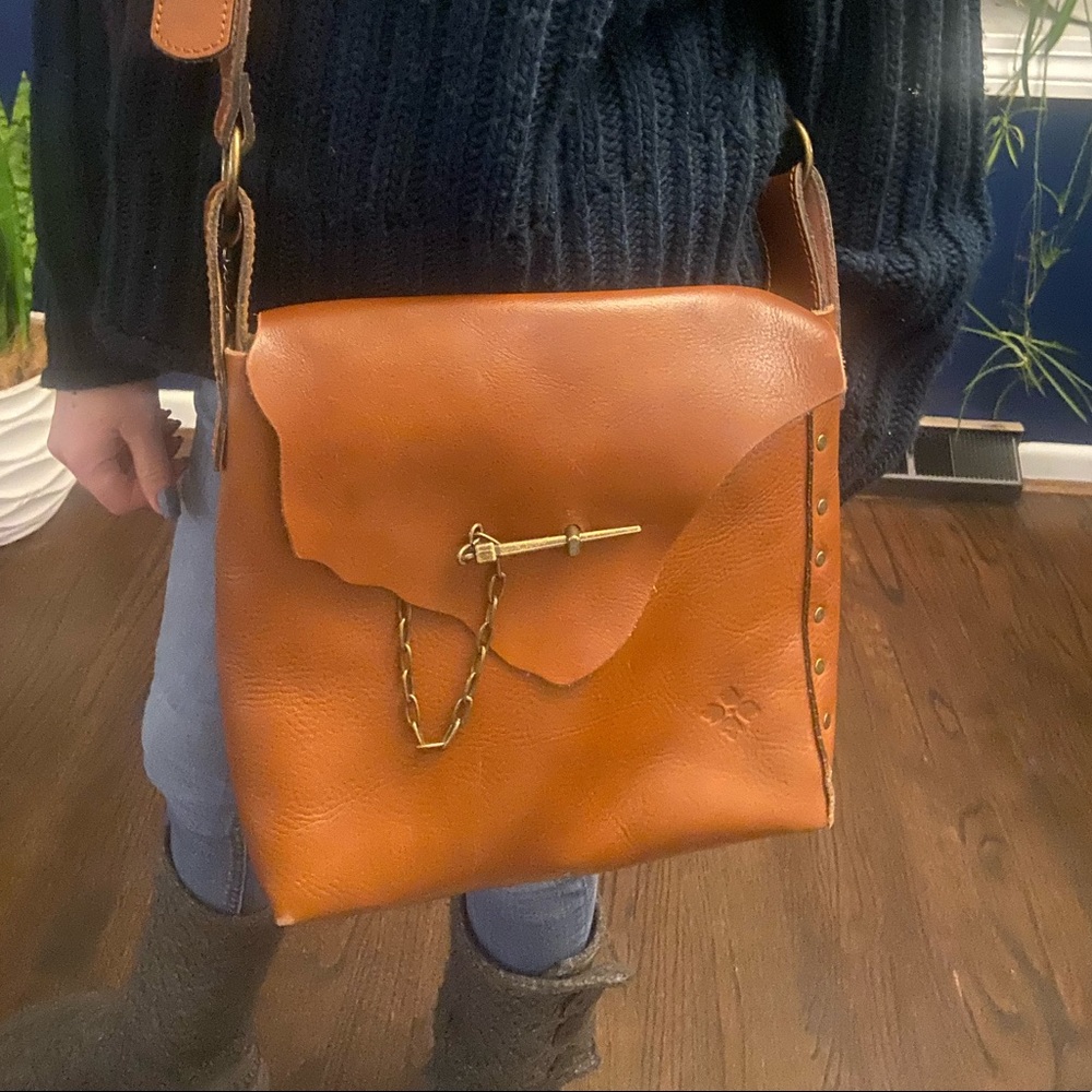 Cognac Patricia Nash bag barely used